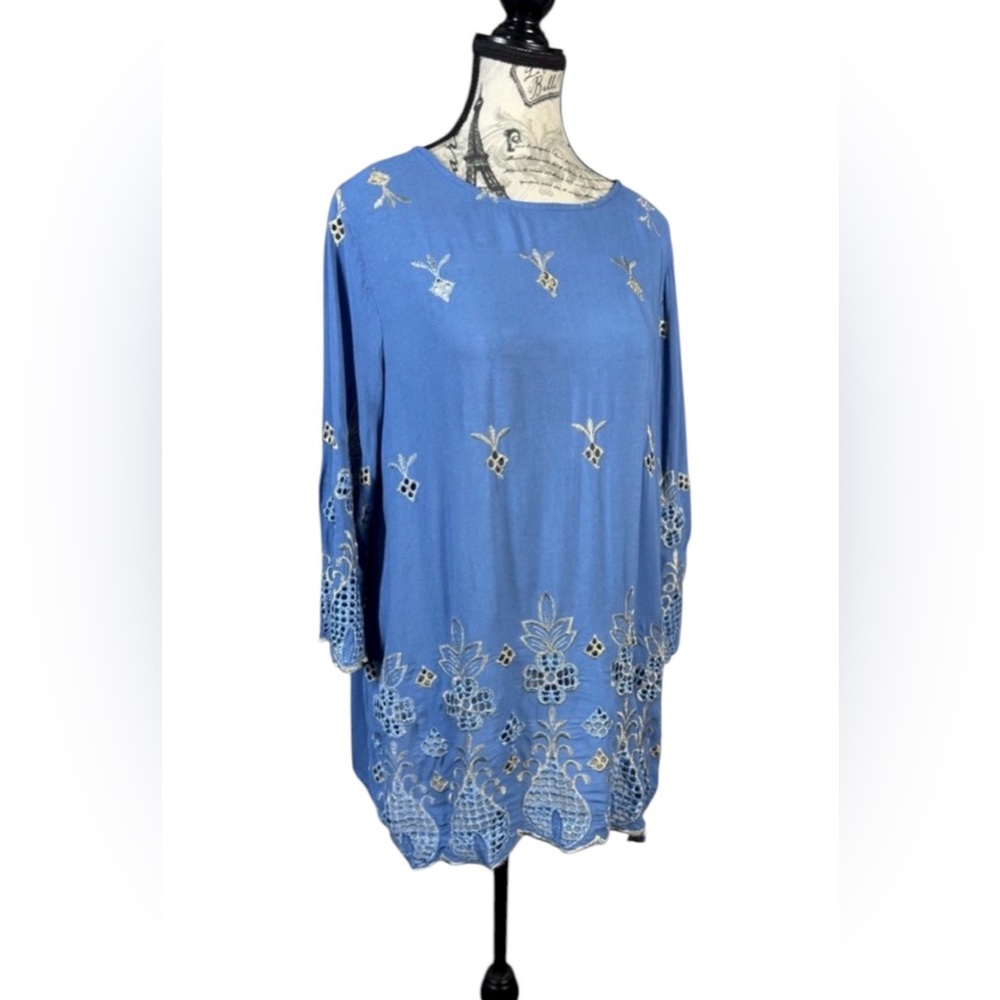 LIV Los Angeles Blue Embroidered Tunic Top M Boho Coastal Crochet Lace Rayon - Picture 2 of 10